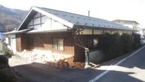 ポンプ車での作業が出来ないので、コンクリート入れは手作業で入れていきました。